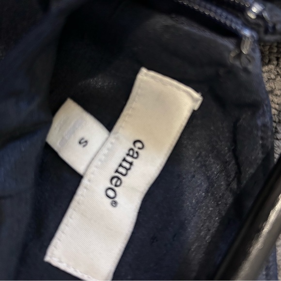 Cameo Size S - Peplum Navy Blue Top - Picture 3 of 5